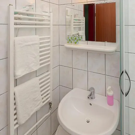 Ob Ribniku Podlehnik