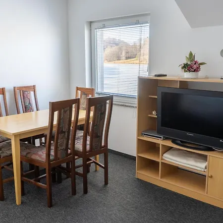 Ob Ribniku Podlehnik