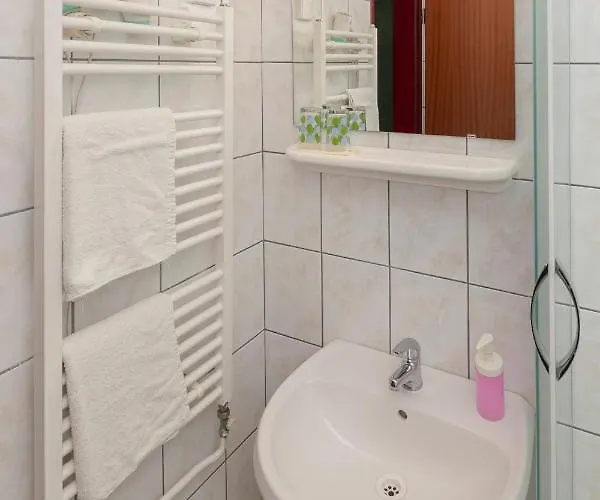 Ob Ribniku Podlehnik