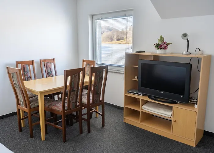 Ob Ribniku Podlehnik